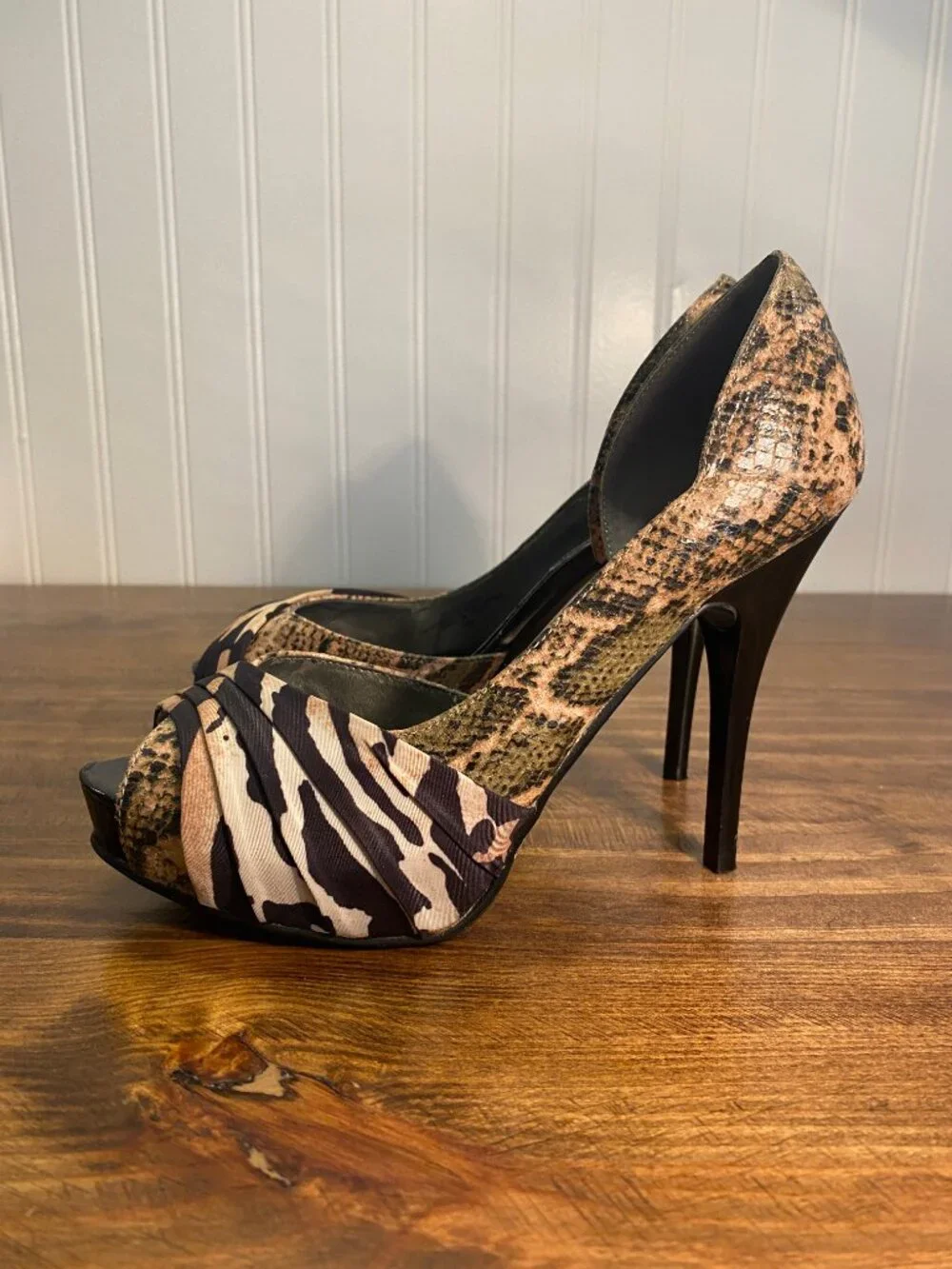 GUESS - Locklyn Snakeskin Animal Print Peep Toe Stiletto Heels - Size 6M